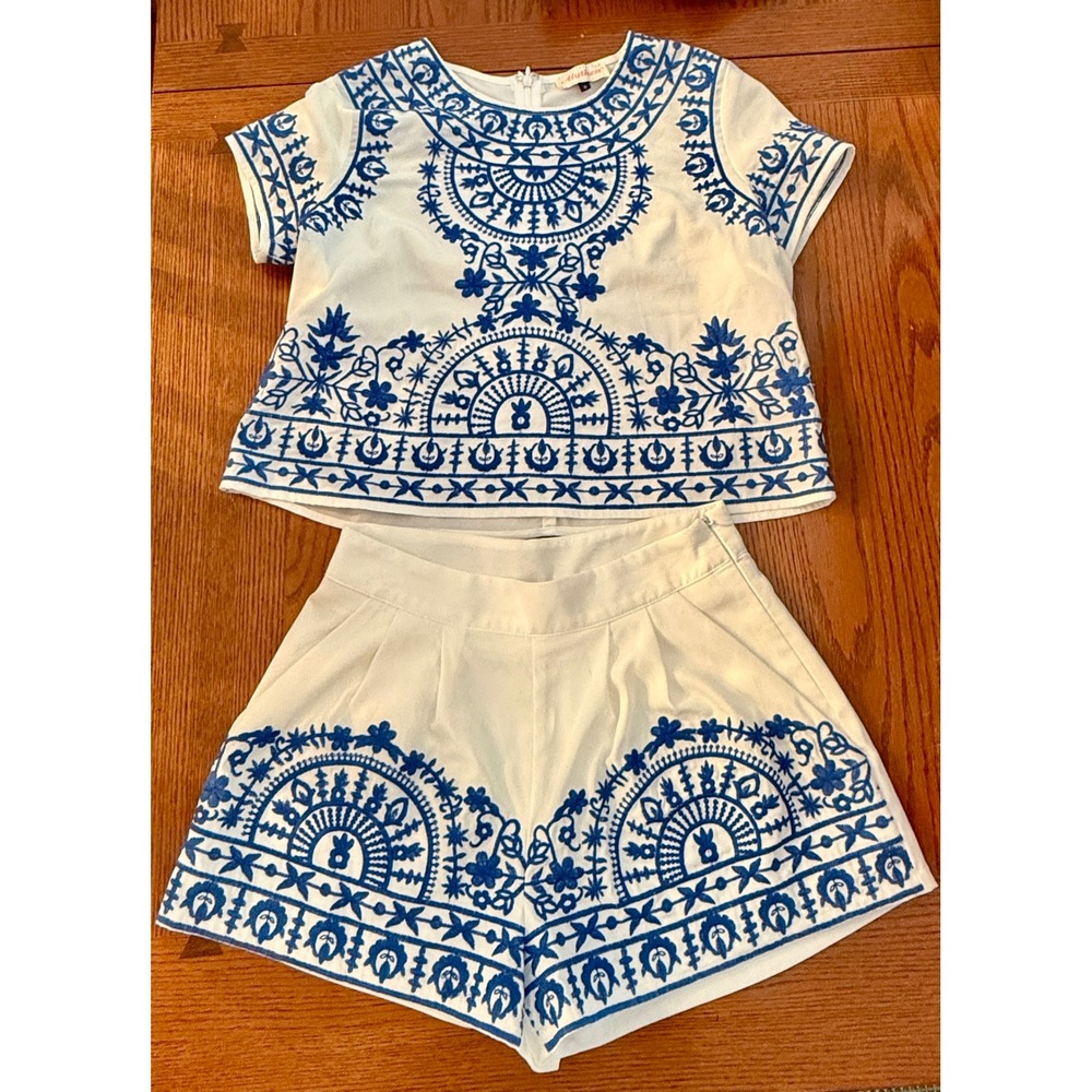 Alythea Two Piece Boho Set Women Size S White Blue Embroidered Crop Top Shorts